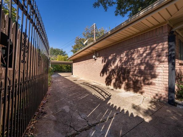 5116  South Drive , Fort Worth Texas 76132