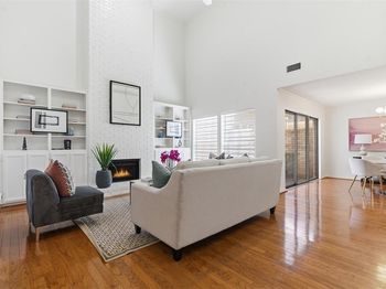 6204  SEA MEADOW Drive 