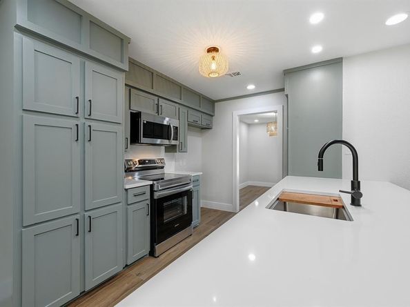 1145  Terrace Trail , Hurst Texas 76053