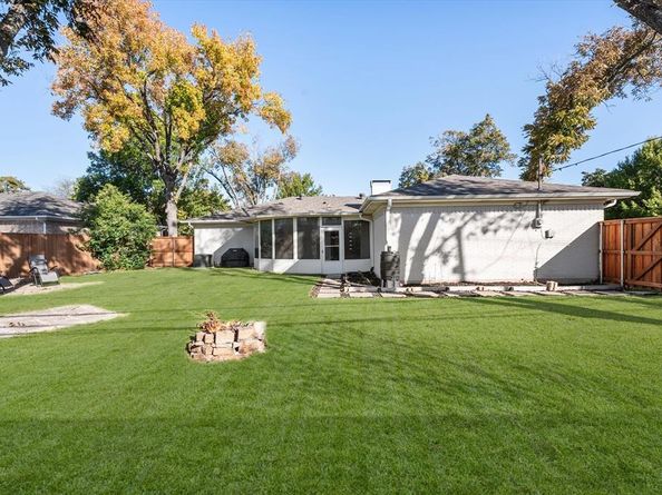 2346  Freeland Way , Dallas Texas 75228