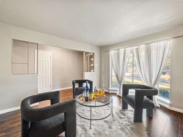 2346  Freeland Way , Dallas Texas 75228