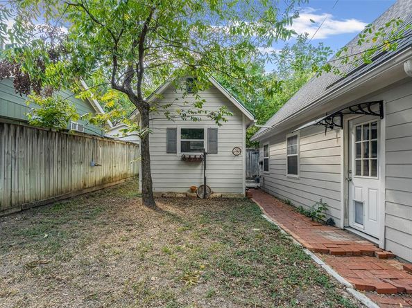 2312  Carleton Avenue , Fort Worth Texas 76107