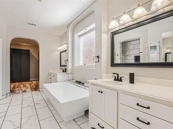 10305  Stoneside Trail , Fort Worth Texas 76244