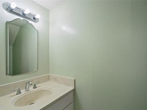 4020  Holland Avenue  202, Dallas Texas 75219