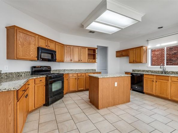 404 E Whitener Road , Euless Texas 76040