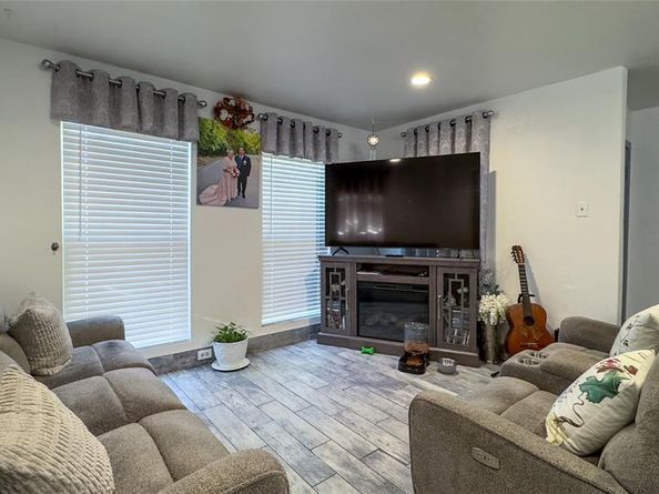 3406  Gibsondell Avenue , Dallas Texas 75211