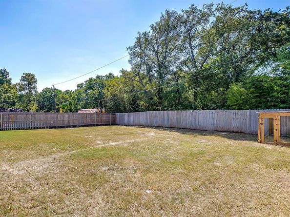 325  Shady Lane , Azle Texas 76020
