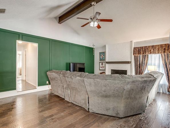325  Shady Lane , Azle Texas 76020