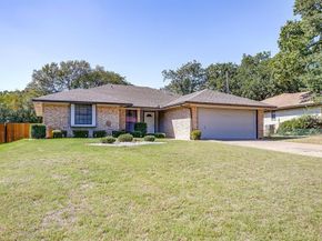 325  Shady Lane , Azle Texas 76020