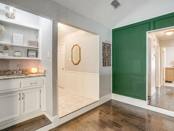 325  Shady Lane , Azle Texas 76020