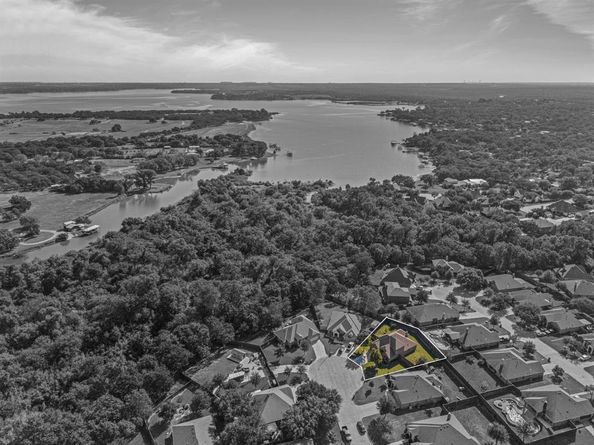 108  Bosque Court , Azle Texas 76020