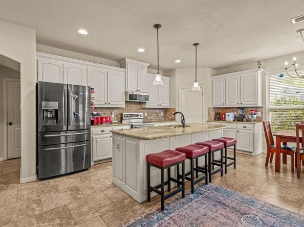 108  Bosque Court , Azle Texas 76020