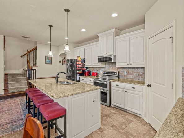 108  Bosque Court , Azle Texas 76020
