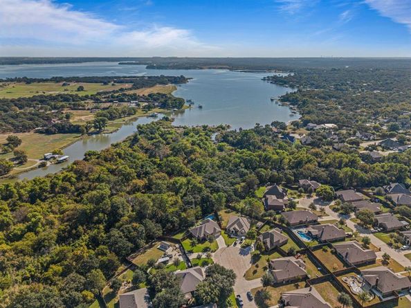 108  Bosque Court , Azle Texas 76020
