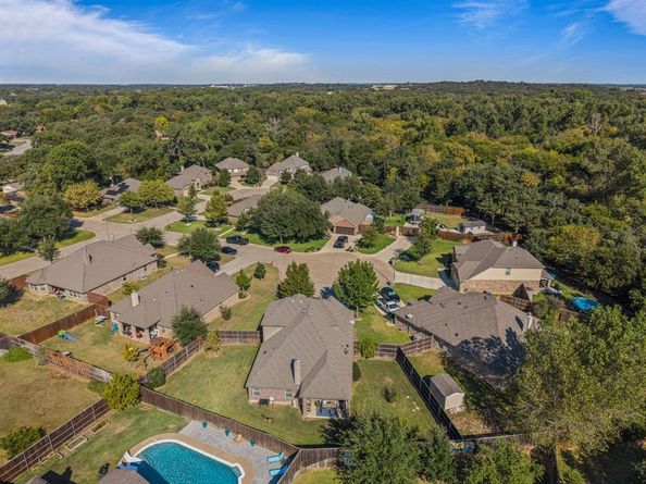 108  Bosque Court , Azle Texas 76020