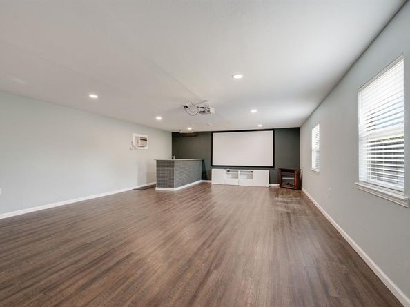 9811  Kingsman Drive , Dallas Texas 75228