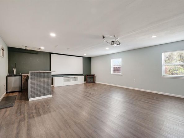 9811  Kingsman Drive , Dallas Texas 75228