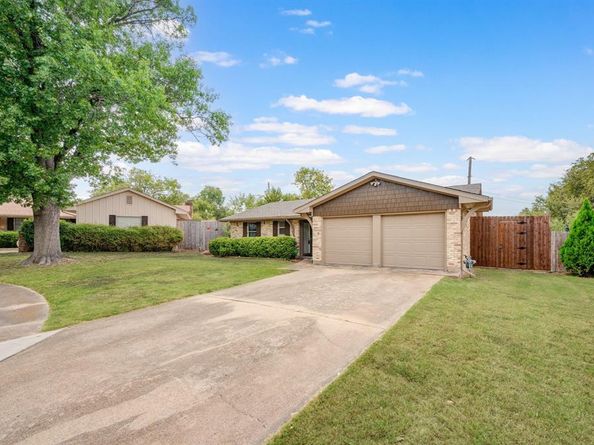 9811  Kingsman Drive , Dallas Texas 75228