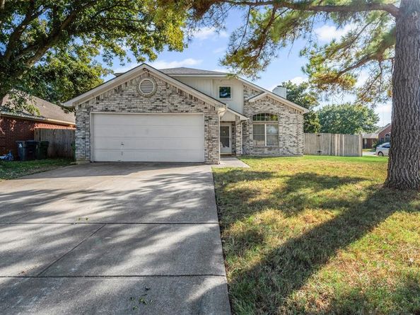 2810  Monthaven Drive , Arlington Texas 76001