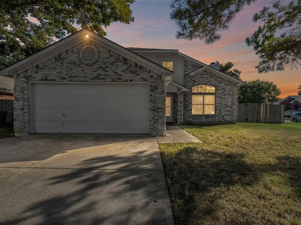 2810  Monthaven Drive , Arlington Texas 76001