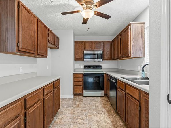 2810  Monthaven Drive , Arlington Texas 76001