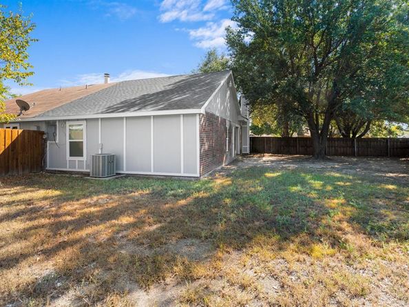 404  Dollins Street , Cedar Hill Texas 75104