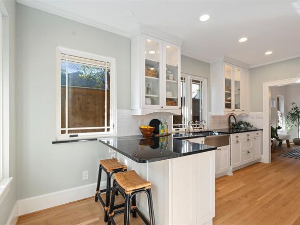 5710  Mercedes Avenue , Dallas Texas 75206