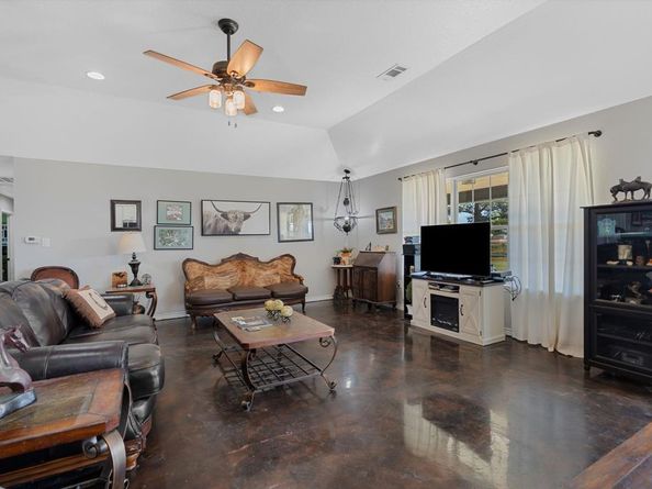 9039  Vail Eton Drive , Pilot Point Texas 76258