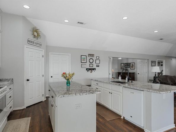 9039  Vail Eton Drive , Pilot Point Texas 76258