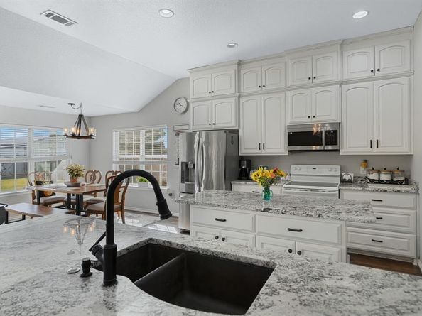 9039  Vail Eton Drive , Pilot Point Texas 76258