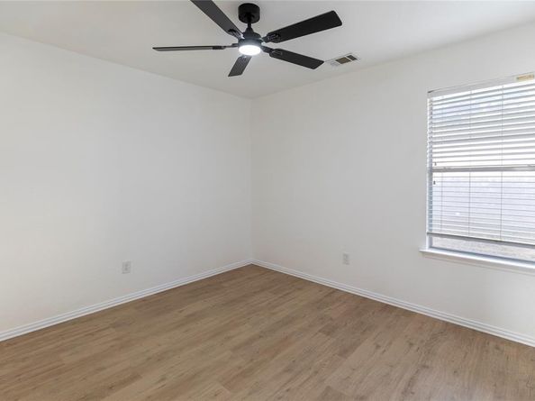 1121  Maplewood Lane , Crowley Texas 76036