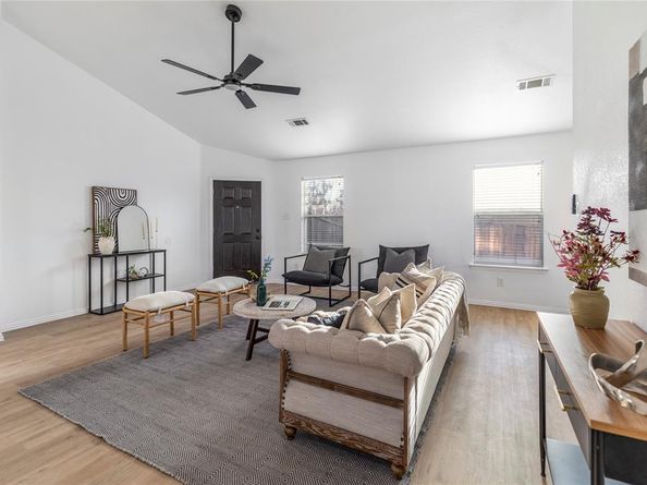 1121  Maplewood Lane , Crowley Texas 76036