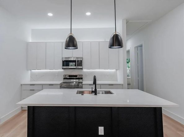 1833  Atlas Drive , Dallas Texas 75216