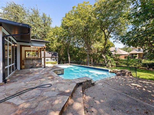 4220  Crescent Drive , Flower Mound Texas 75028