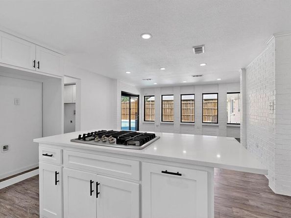 913  Arrowhead Drive , Garland Texas 75043