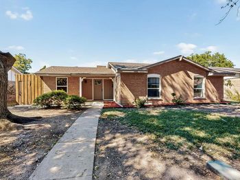 913  Arrowhead Drive 