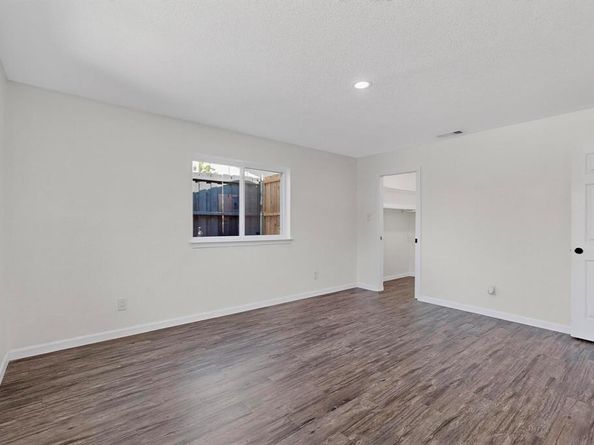 913  Arrowhead Drive , Garland Texas 75043