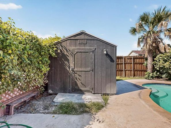913  Arrowhead Drive , Garland Texas 75043