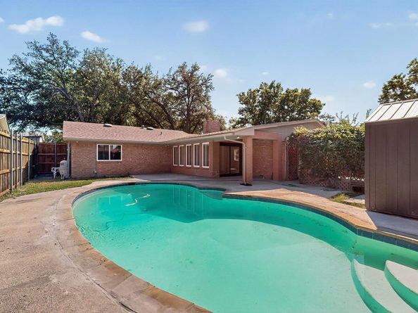 913  Arrowhead Drive , Garland Texas 75043