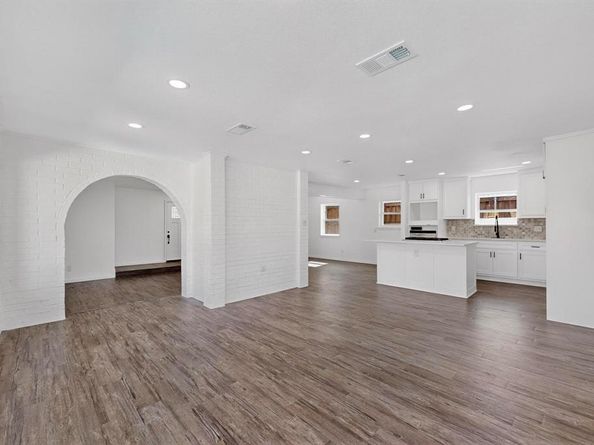 913  Arrowhead Drive , Garland Texas 75043
