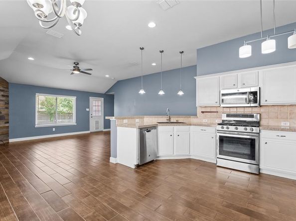 10401  Lake Park Drive , Fort Worth Texas 76053