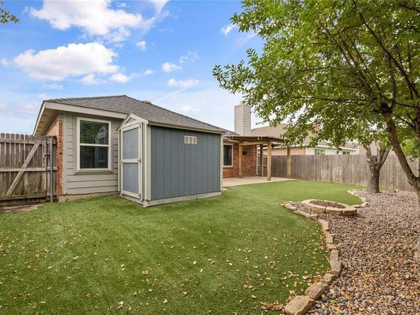 10401  Lake Park Drive , Fort Worth Texas 76053