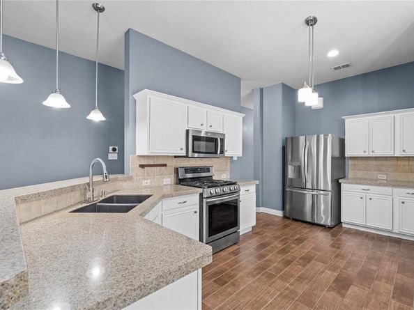 10401  Lake Park Drive , Fort Worth Texas 76053