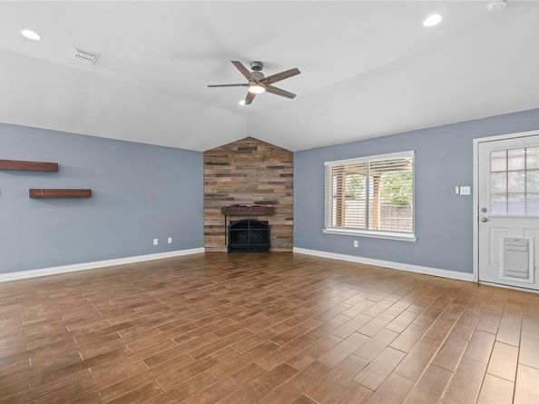 10401  Lake Park Drive , Fort Worth Texas 76053