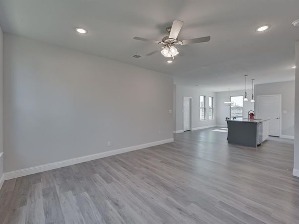 4301  Martin Luther King Freeway , Fort Worth Texas 76119