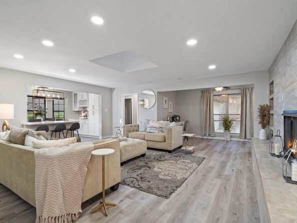 345  Somerset  , Bedford Texas 76022