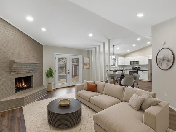 1300  Timbercrest Drive , Benbrook Texas 76126