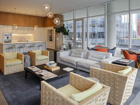 1747  Leonard Street  903, Dallas Texas 75201