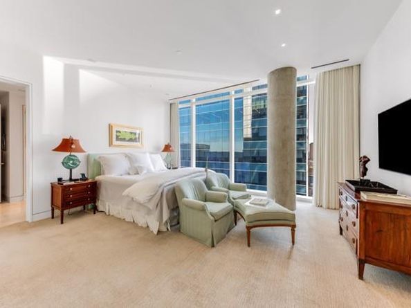 1747  Leonard Street  903, Dallas Texas 75201