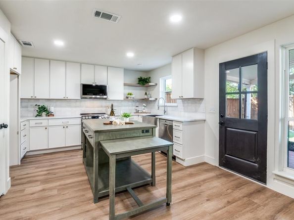 3005  Pacifica Street , Carrollton Texas 75007